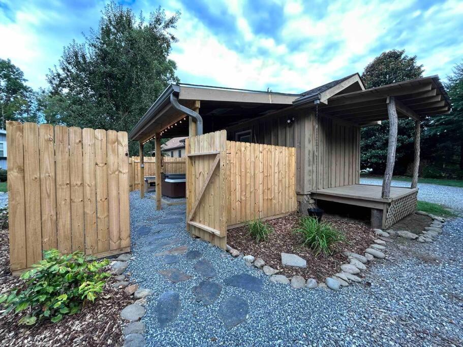Blissful Nook Tiny Home ~ Cozy Retreat W/ Hot Tub; Near Town And Deep Creek Bryson City Esterno foto
